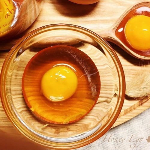 Cách đánh trứng gà với mật ong thơm ngon, không tanh