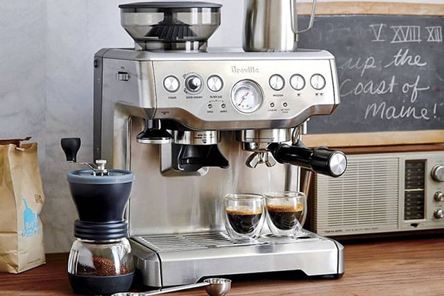 Sử dụng máy pha cà phê khá tiện dụng và chiết xuất được tối đa cà phê
