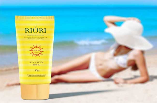 Kem chống nắng Riori Hana Sun Cream có khả năng chống nước tốt