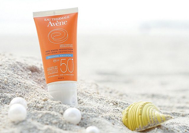 Review kem chống nắng Avene Very High Protection Cream dùng cho mọi loại da.