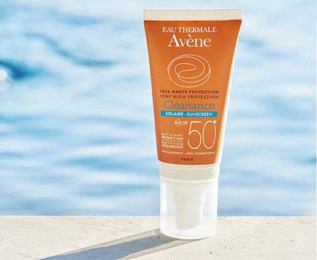 Review kem chống nắng Avene Cleanance Sunscreen mẫu mới cho da dầu mụn