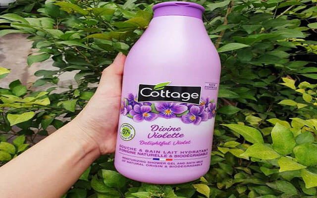 Sữa tắm dưỡng da Cottage Violet tím dung tích 750ml