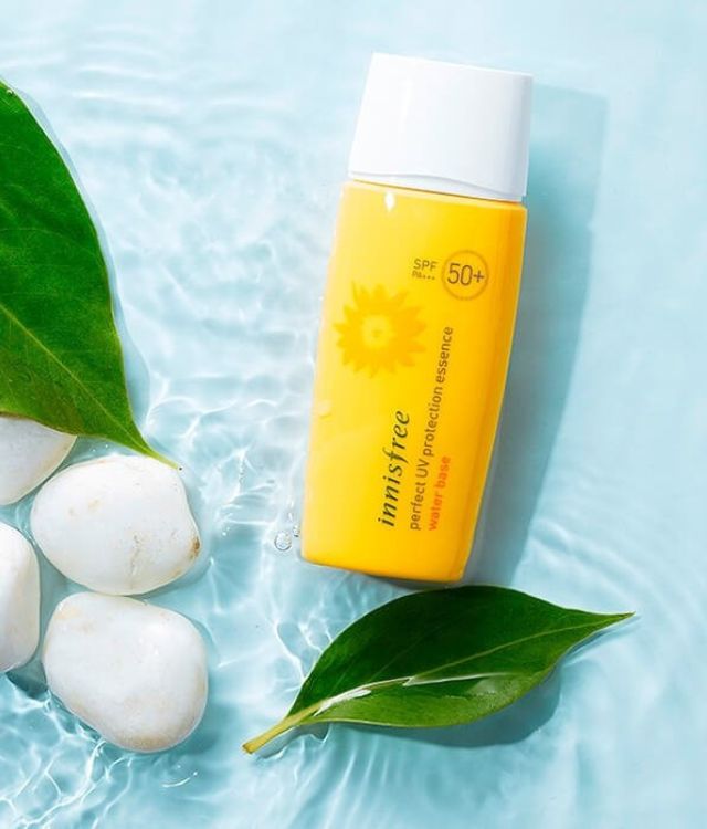 Review 5 loại kem chống nắng Innisfree cho da khô chất lượng 13 Lớp kem bám chắc, khuếch tán đều trên khuôn mặt, không để lại vệt trắng
